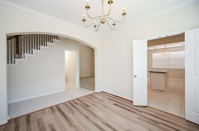Building Photo - 18018 Somerset Knolls Ct