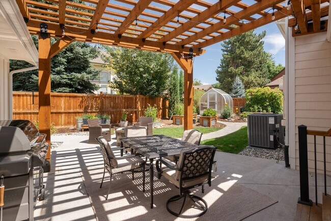 Building Photo - 5 Bedroom 2.5 Bath Retreat in Prime Arvada...