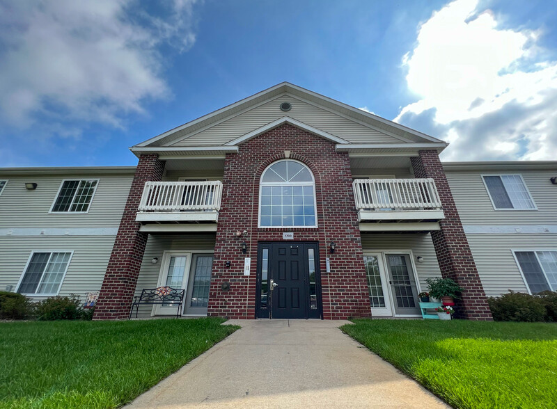 Building Photo - Chesapeake Landing