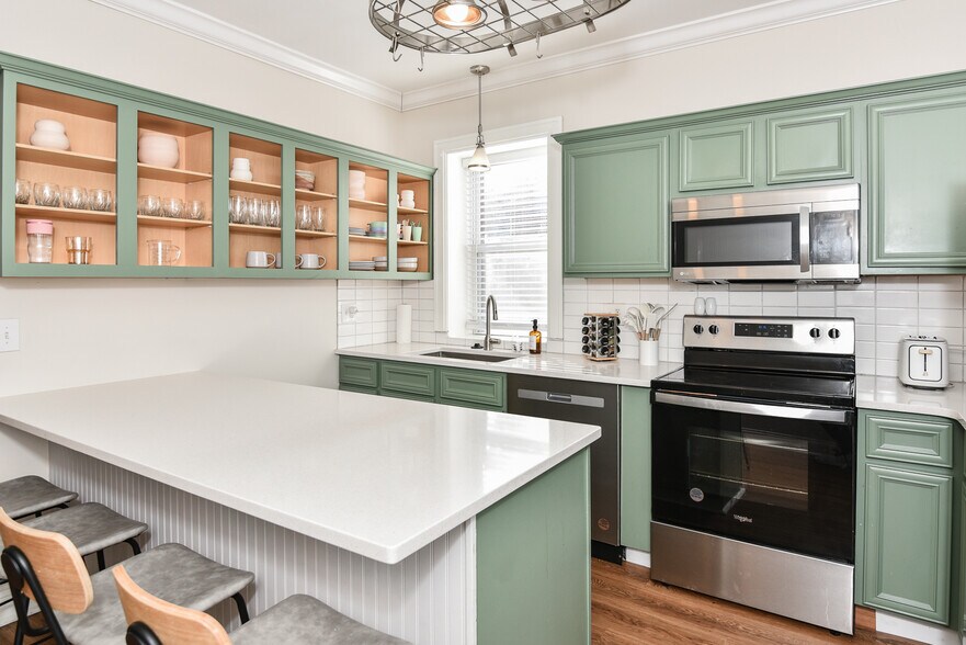 Building Photo - 2015 McNair Ave