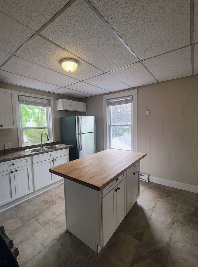 Building Photo - ****Cranston/Auburn Neighborhood - Two Bed...