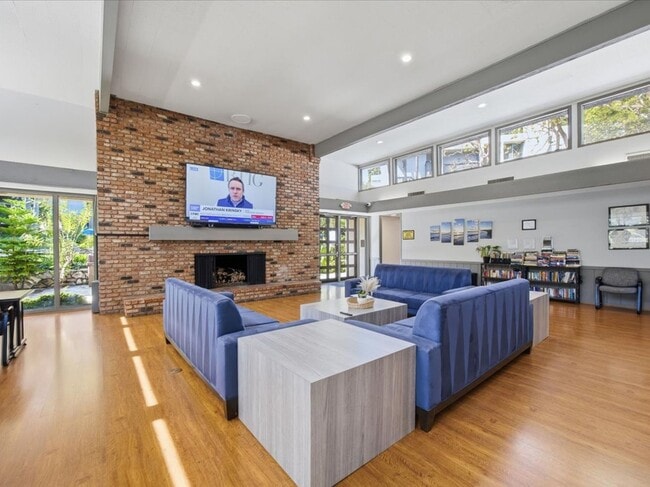 Building Photo - 3604 W Estates Ln