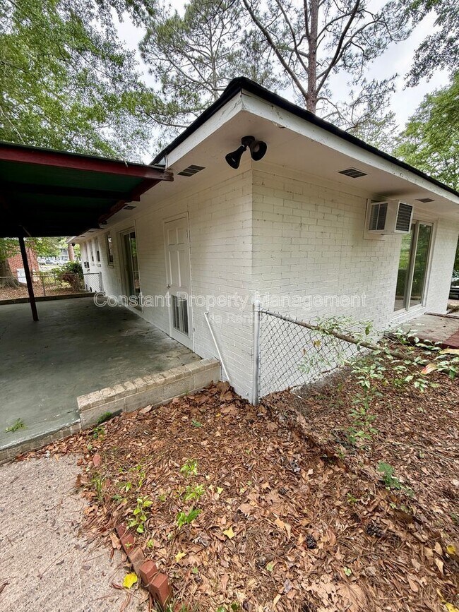 Building Photo - 4158 Log Cabin Dr