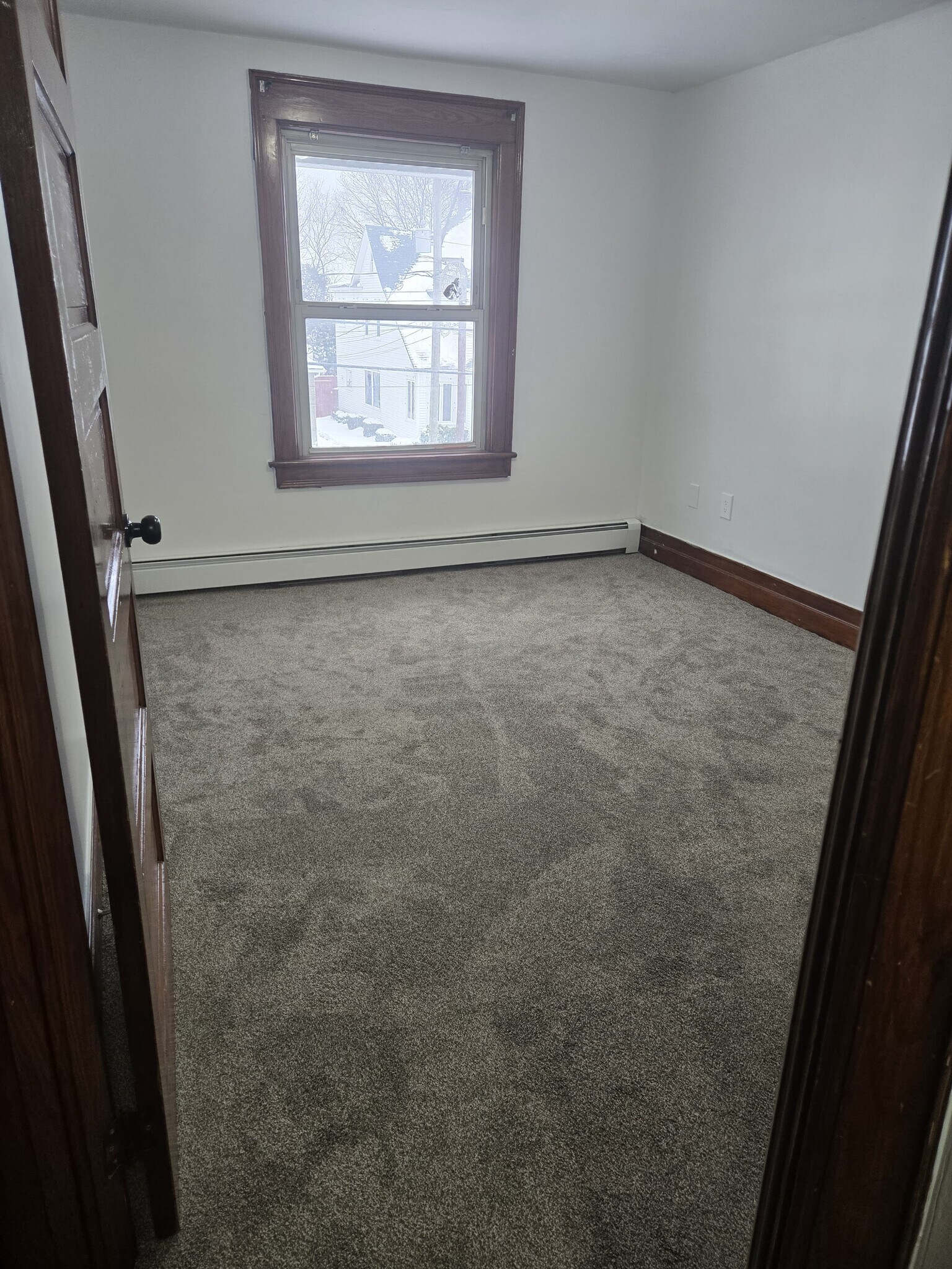 Building Photo - 146 William St