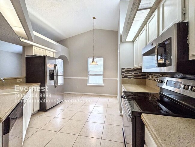 Building Photo - 1785 Chandelier Cir E