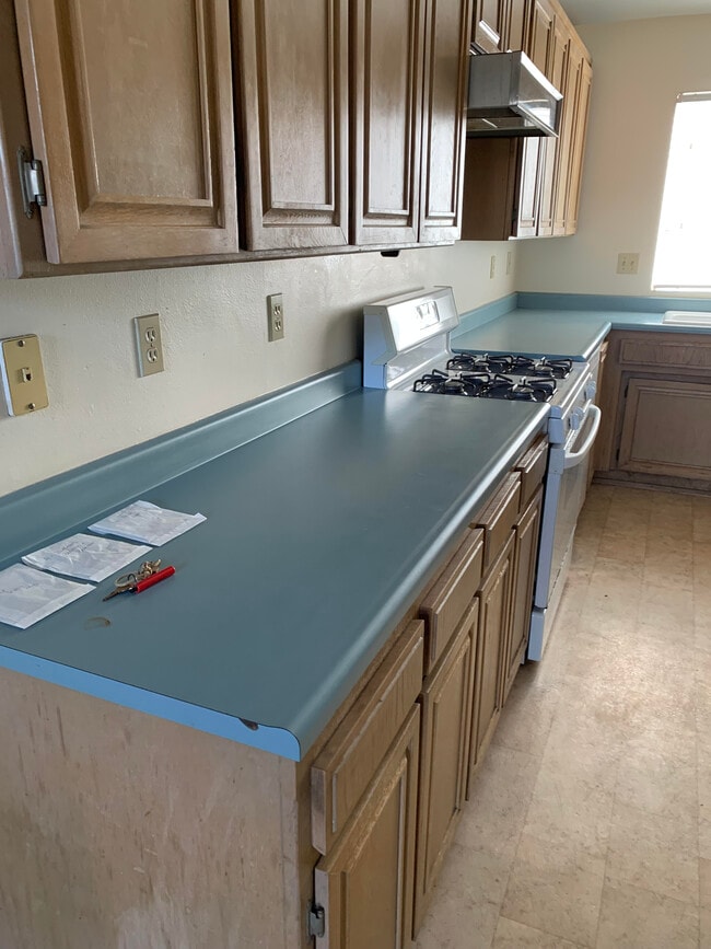 Kitchen - 1185 E Foothill Blvd