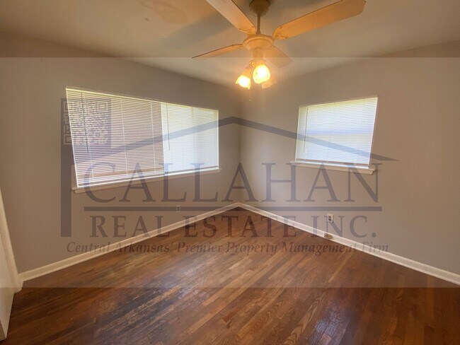 Building Photo - NLR 2 Bedroom Home