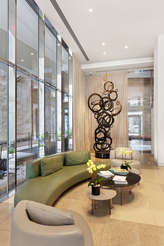 Building Photo - 400 Park Ave S