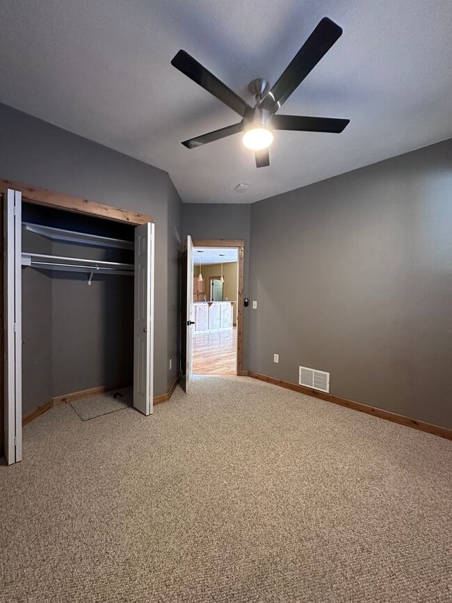 Building Photo - Cute Bungalow style home in Bozeman!  Move...