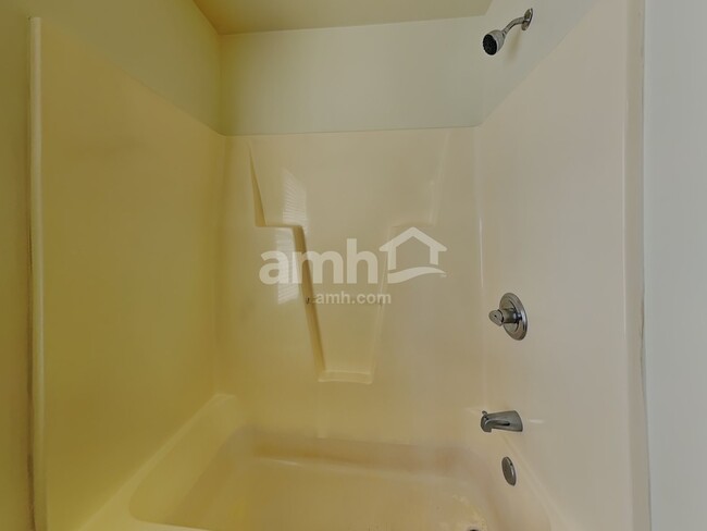 Building Photo - 801 Winterside Ln