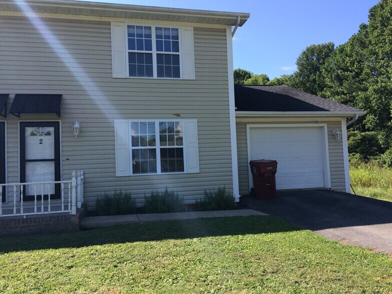 Building Photo - 701 Swadley Rd