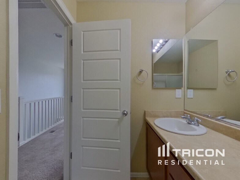 Building Photo - 22517 E Layton Cir