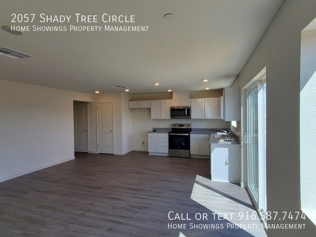 Building Photo - 2057 Shady Tree Cir