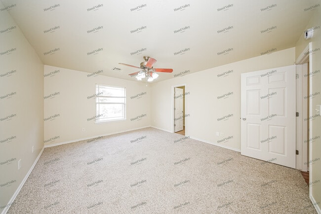 Building Photo - 484 Timber Ridge Rd