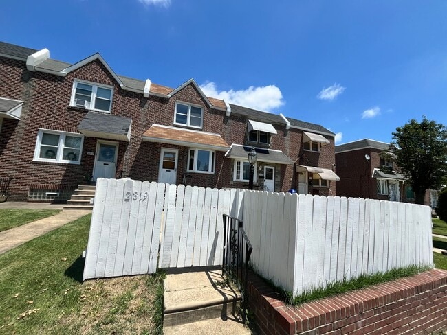 Primary Photo - 3 bedroom 1 bath house