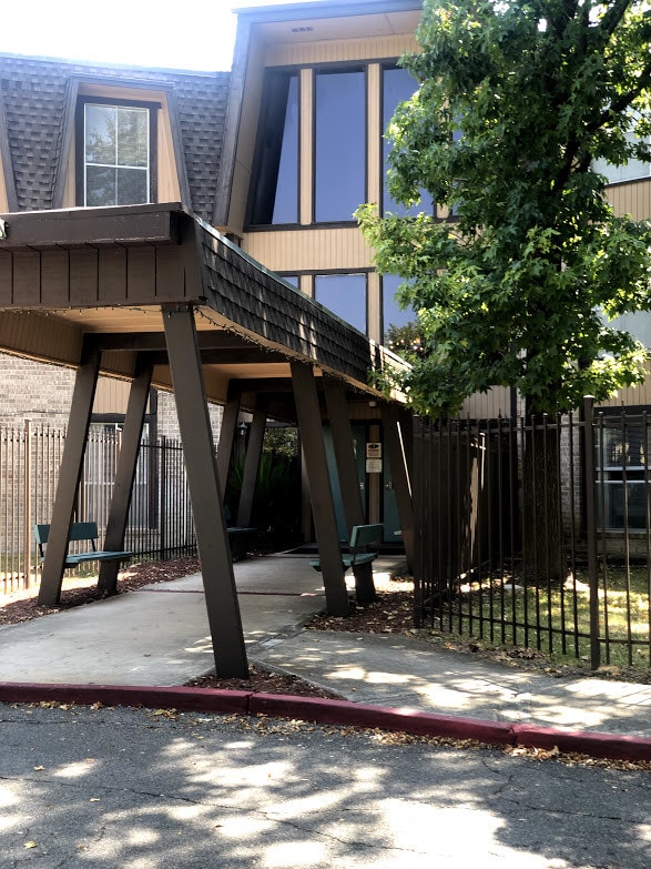 Building Photo - Walnut Manor Apartments