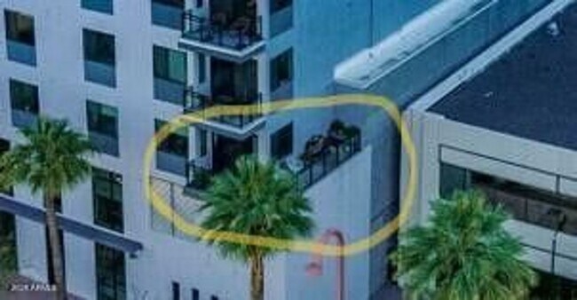 Building Photo - Resort Living in Midtown!!  Pool, Dog walk...