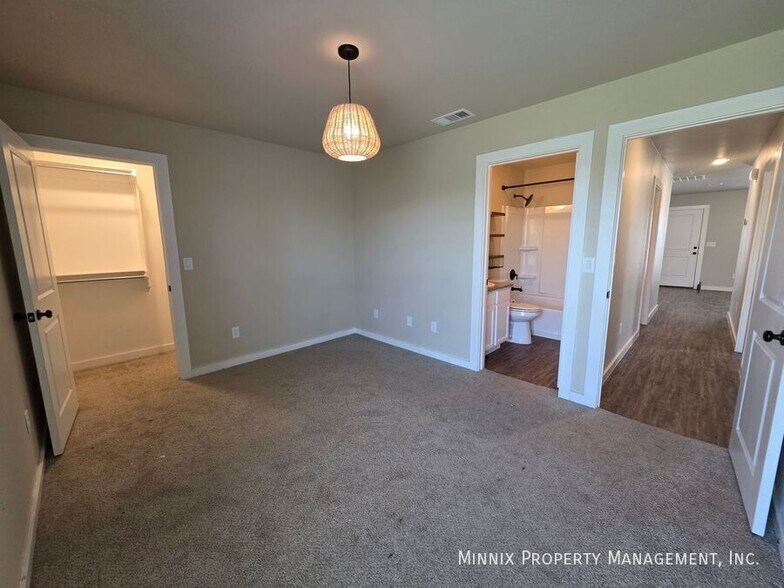 Building Photo - 7113 Black Butte