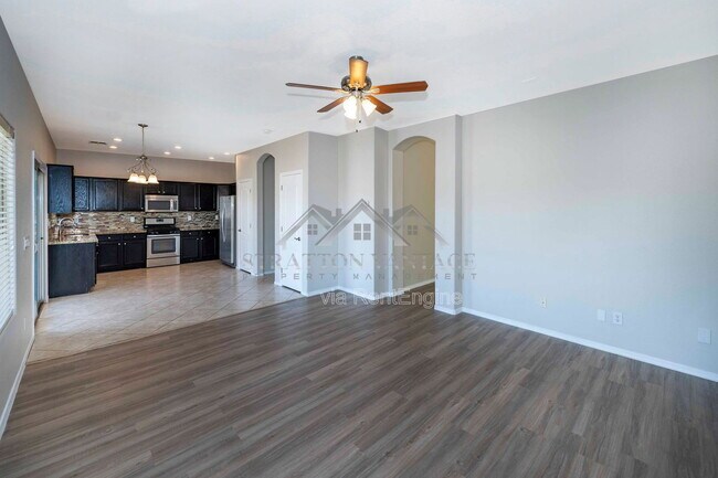 Building Photo - 618 E Payton Cir