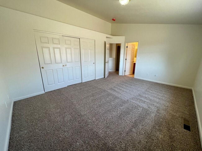 Building Photo - 3/2/2 Home in Gardnerville Ranchos *MUST SEE*