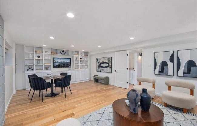 Building Photo - 201 165th Ave NE