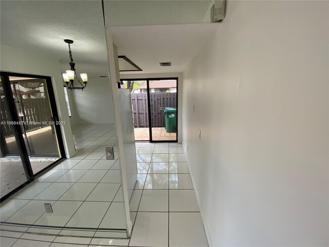 Building Photo - 14965 SW 49th Ln