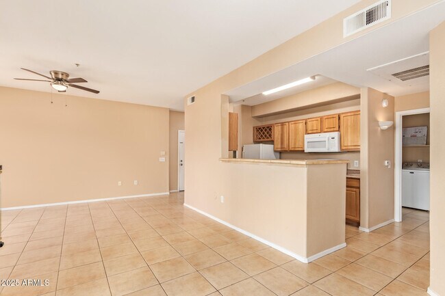 Building Photo - 2929 W Yorkshire Dr