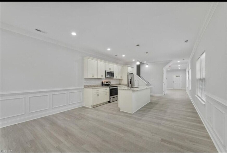 Building Photo - 251 Chapel St