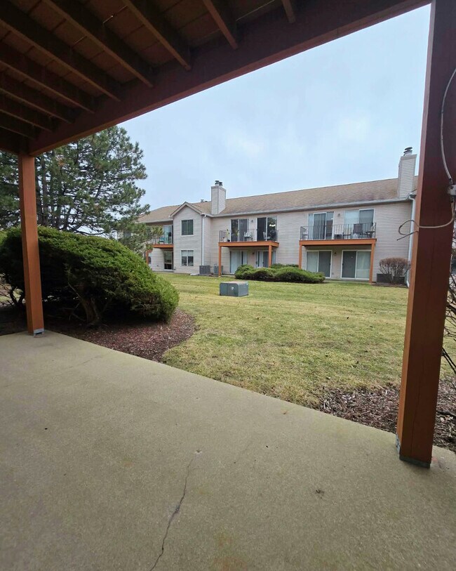 Building Photo - 7030 Park Ln Ct