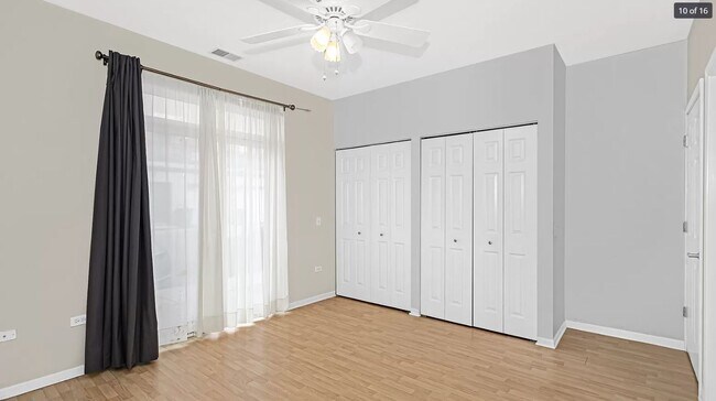 Building Photo - 948 W 15th Pl