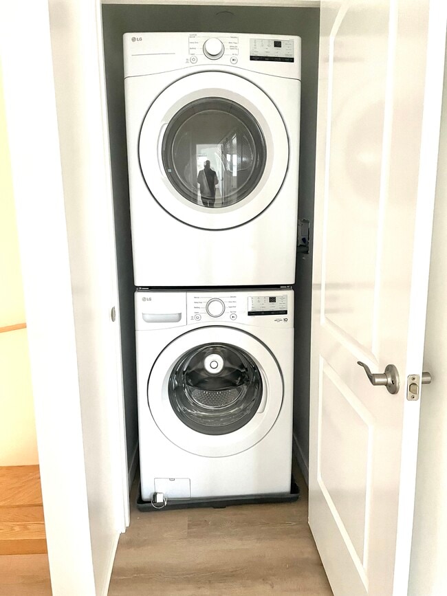 Washer/Dryer - 13 Water St