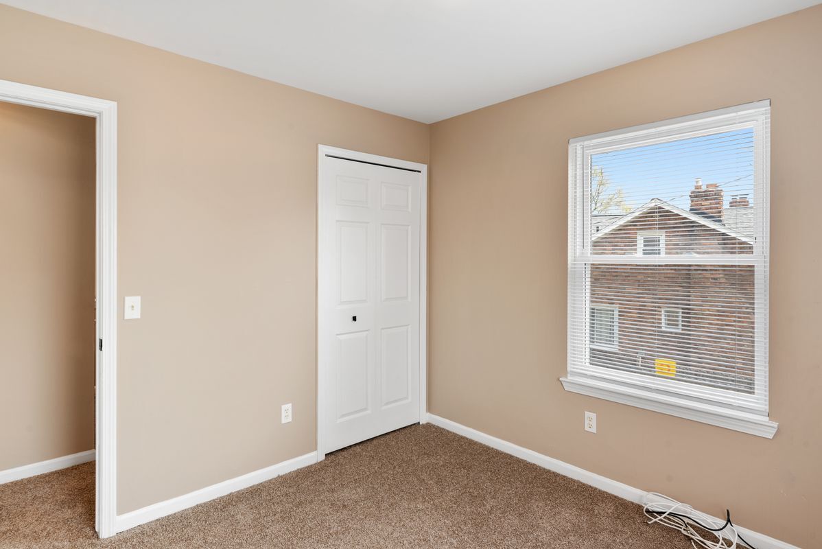 Building Photo - 3260 Sashabaw Rd