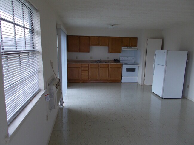 Building Photo - 109 Upsilon St