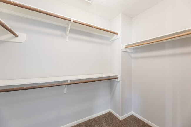 Building Photo - 727 Richview Dr