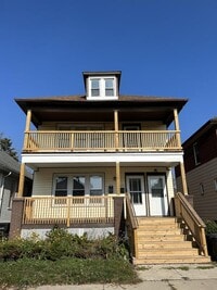 Building Photo - 170 Bondie St