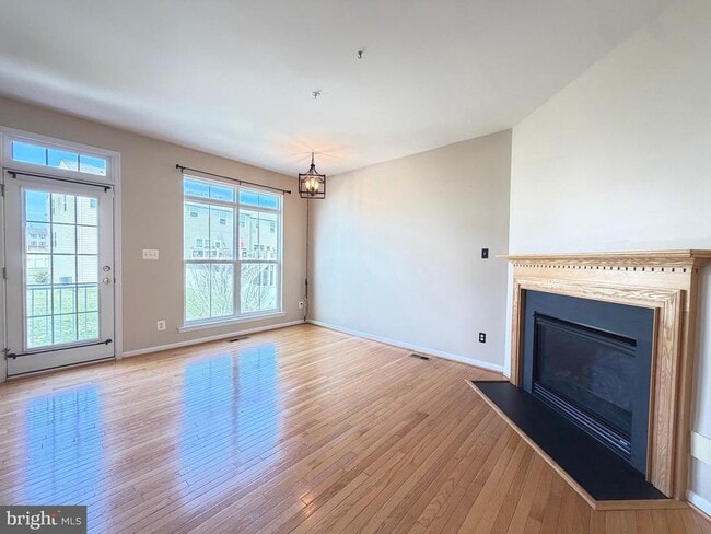 Building Photo - 1693 Mohegan Dr