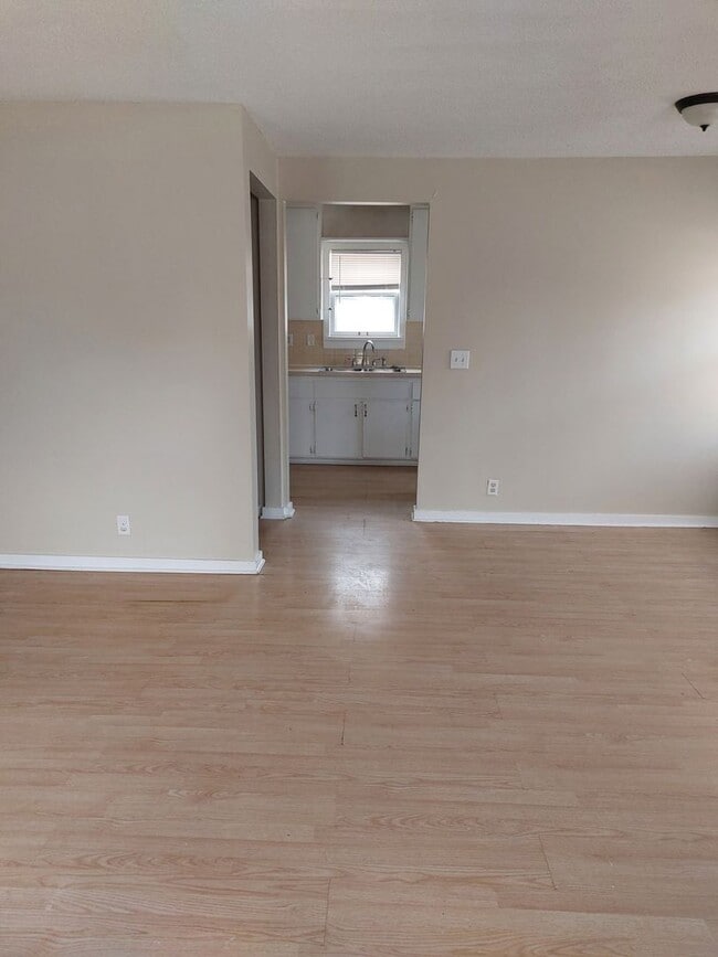 Building Photo - 4416-4418 E. Central