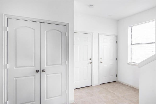 Building Photo - 1718 Louisiana Ave