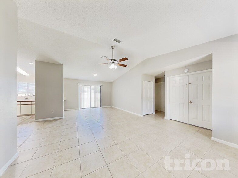 Building Photo - 27 Princess Rose Dr