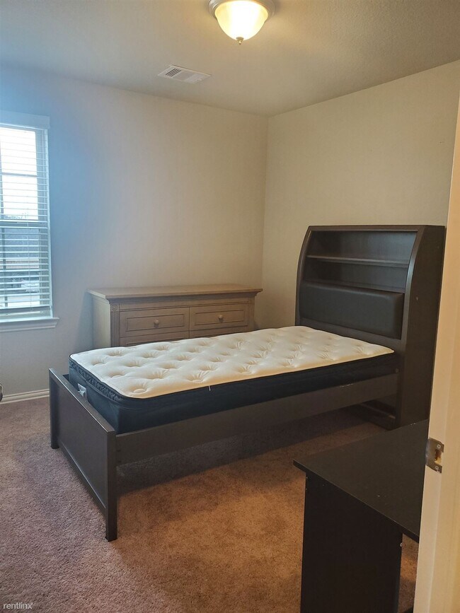 Building Photo - 4 br, 3 bath House - 7442 French Quarter Ct