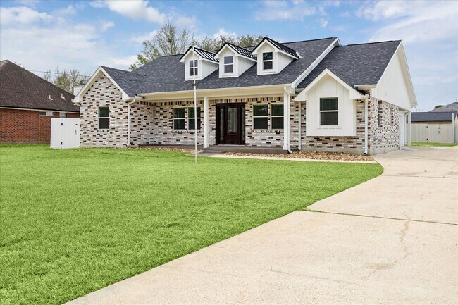 Building Photo - 30731 Martens Rd