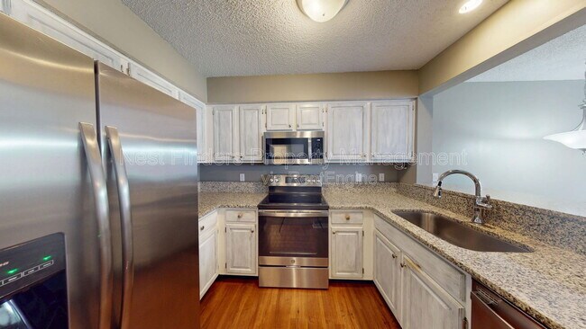 Building Photo - 322 Sunrise Cir