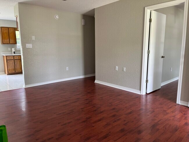 Building Photo - 114 Oak Terrace Dr