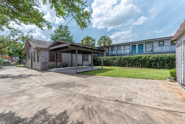 Building Photo - 2027 Huldy St