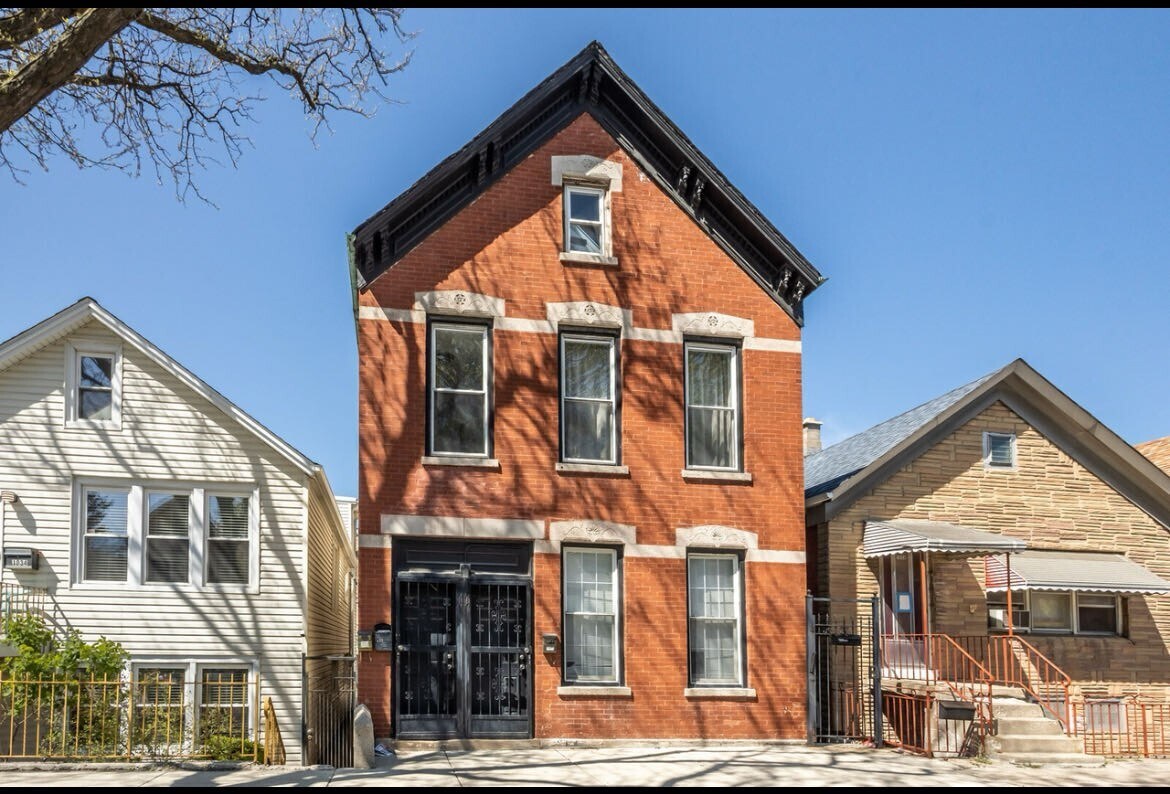 Building Photo - 1032 W 31st Pl