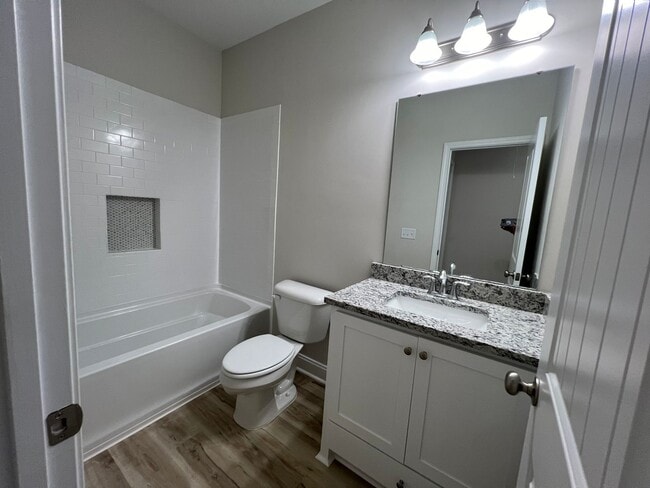 Building Photo - 3 Bed 2 Bath Home with Porches and Huge Ba...