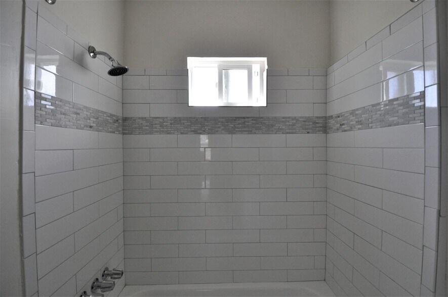 Building Photo - 1213 Orange Grove Ave