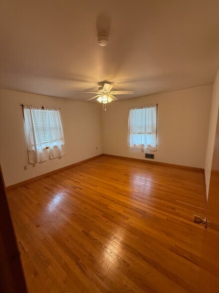 Bedroom 1 - 338 S Jefferson St