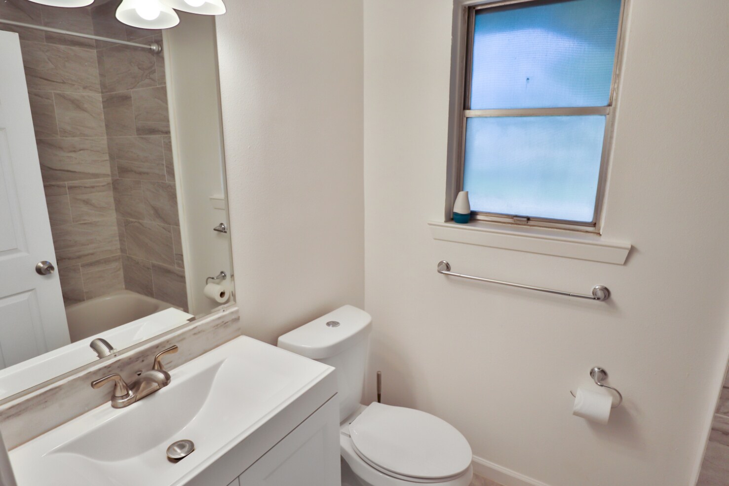 Building Photo - 309 E Wright Blvd