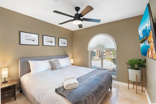 Building Photo - 14615 N 22nd Ln